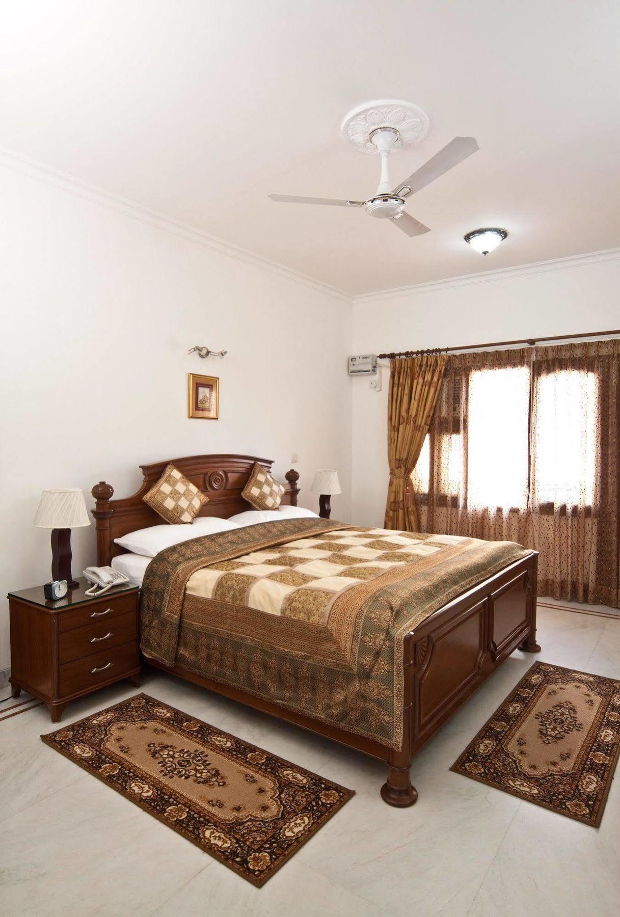 The Mayflower Hotel Gurgaon Luaran gambar